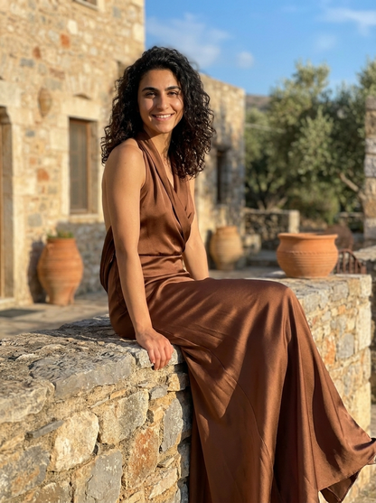 Robe Tilos — Bronze Satin Col en V